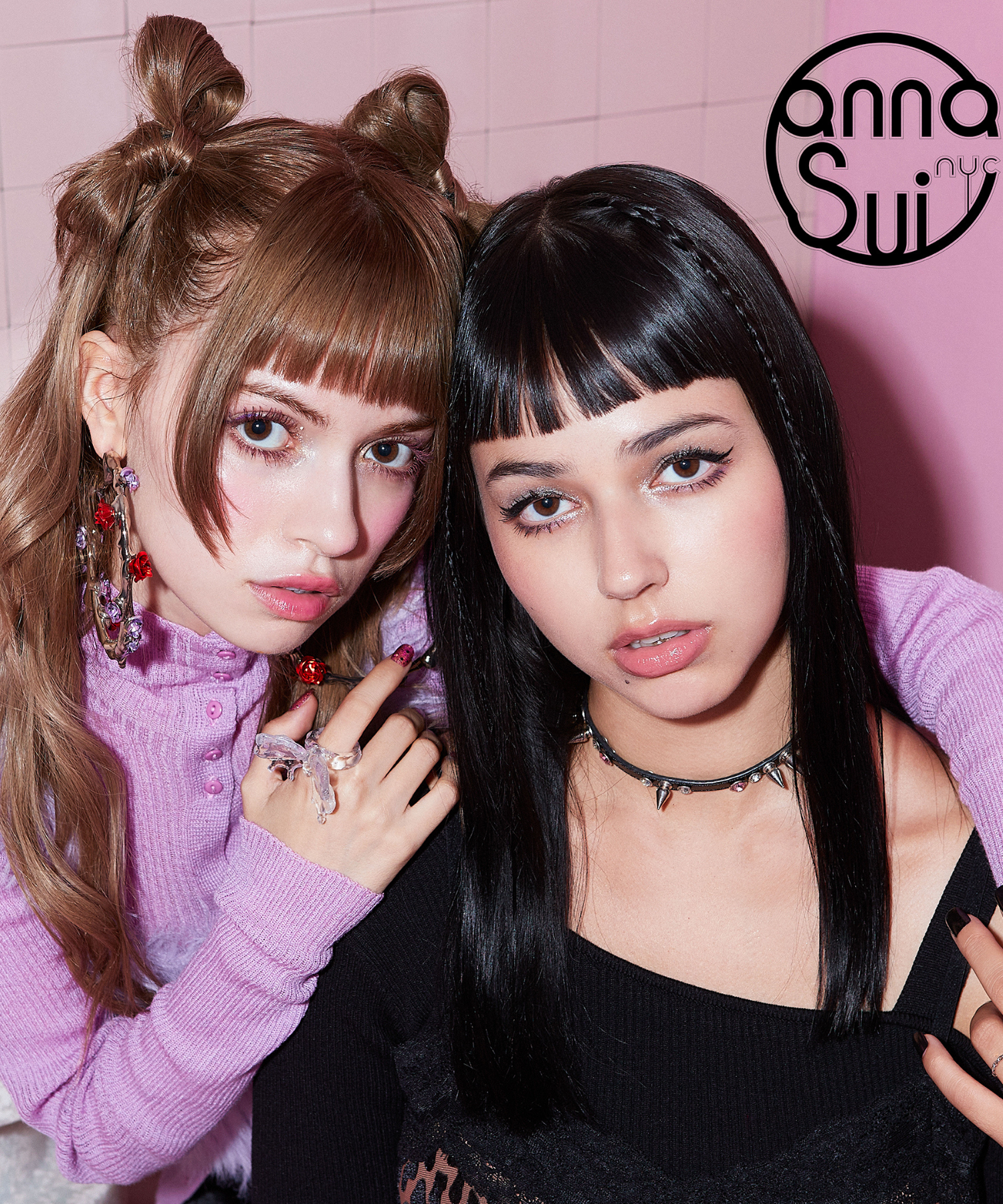 使用カラー:(左)02 儚くスウィートなピンクベージュパレット(右)04 ポップでロックなトゥインクルパレット