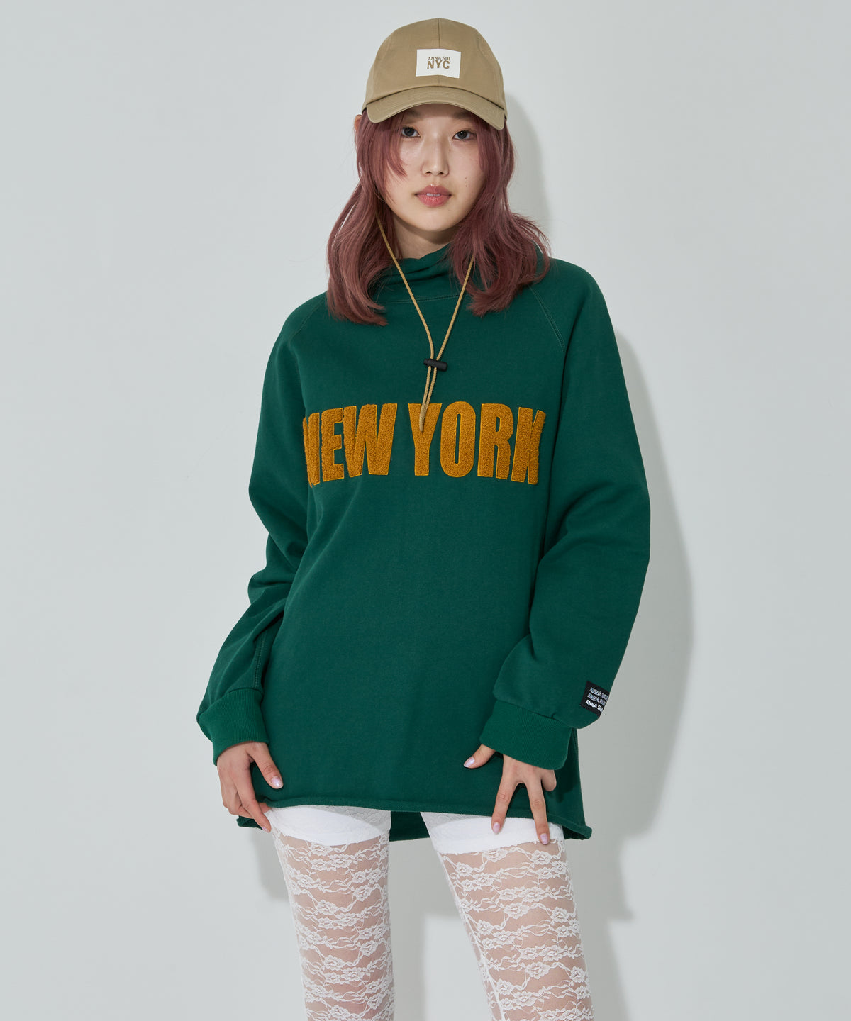 ハイネック“NY”刺繍スウェットプルオーバー – ANNA SUI NYC