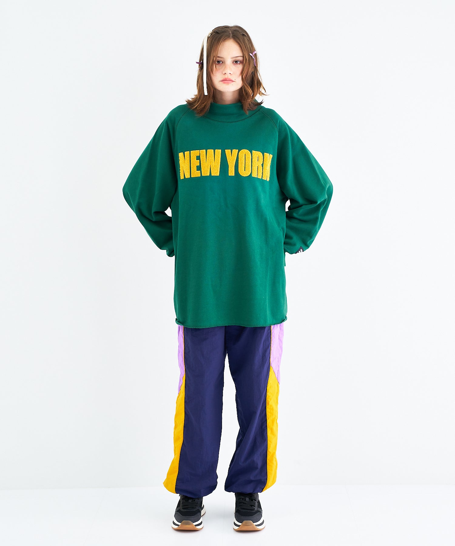 ハイネック“NY”刺繍スウェットプルオーバー – ANNA SUI NYC