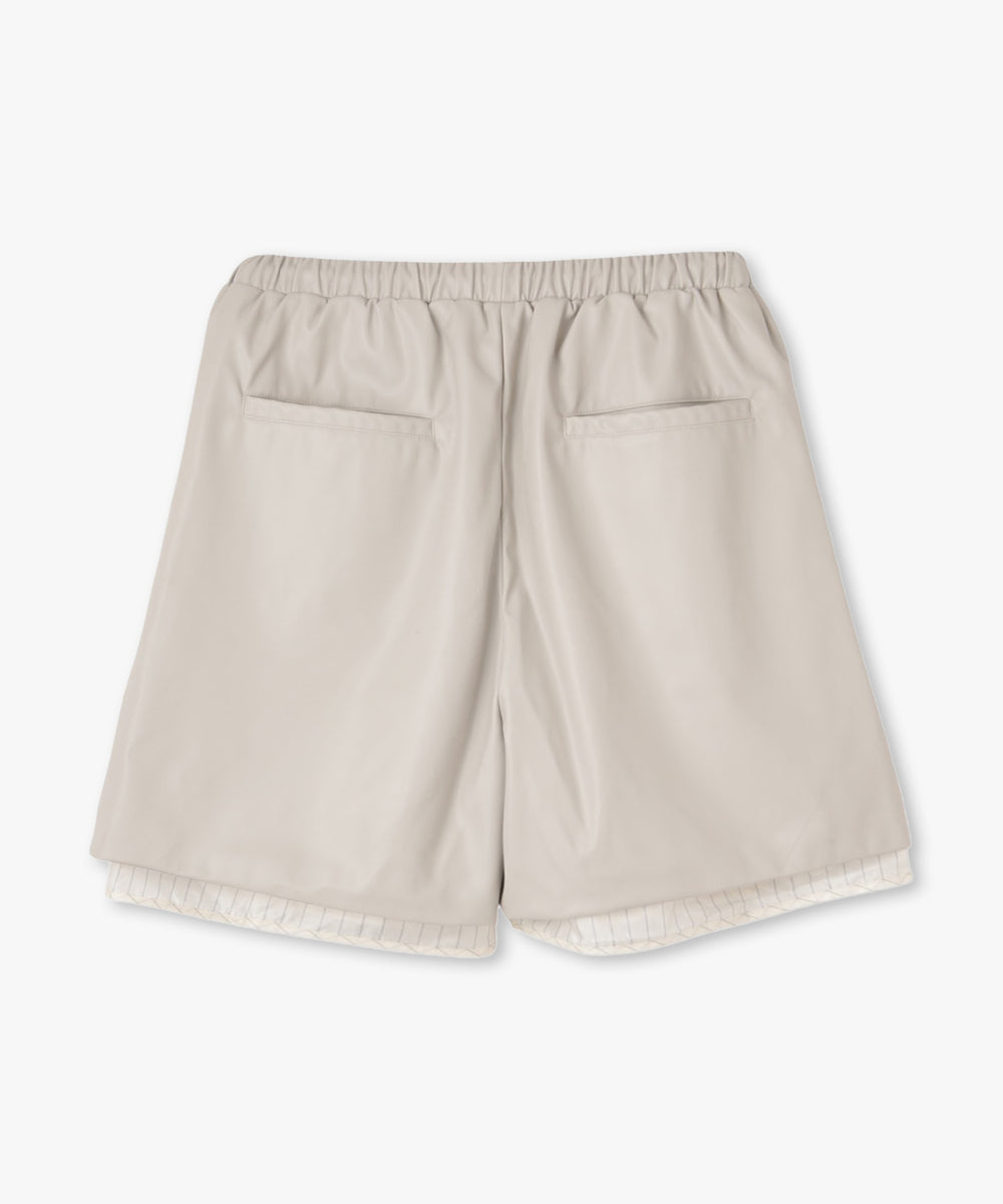 レザーハーフパンツ