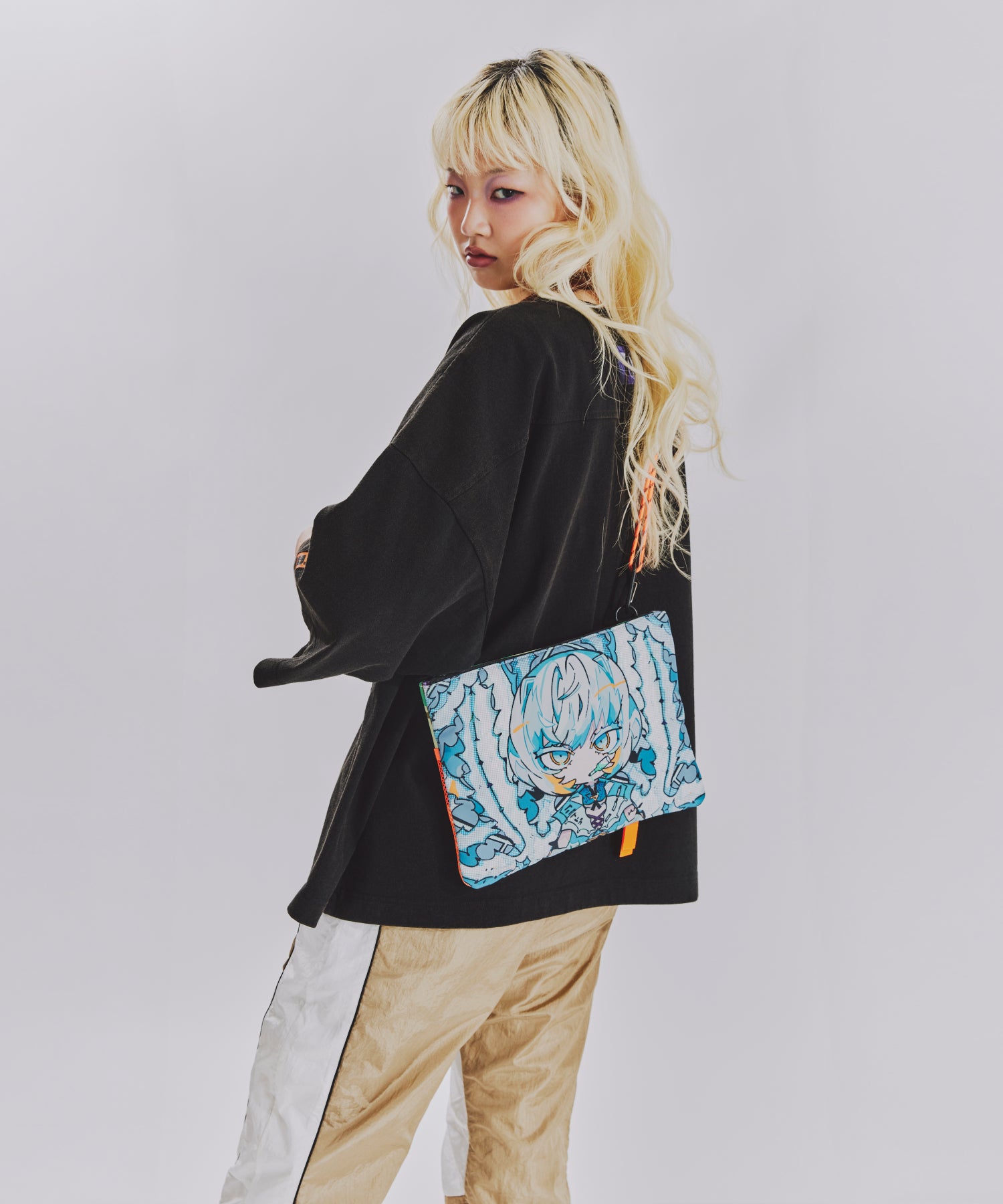 TERA ホワイトゴーストサコッシュバッグ – ANNA SUI NYC