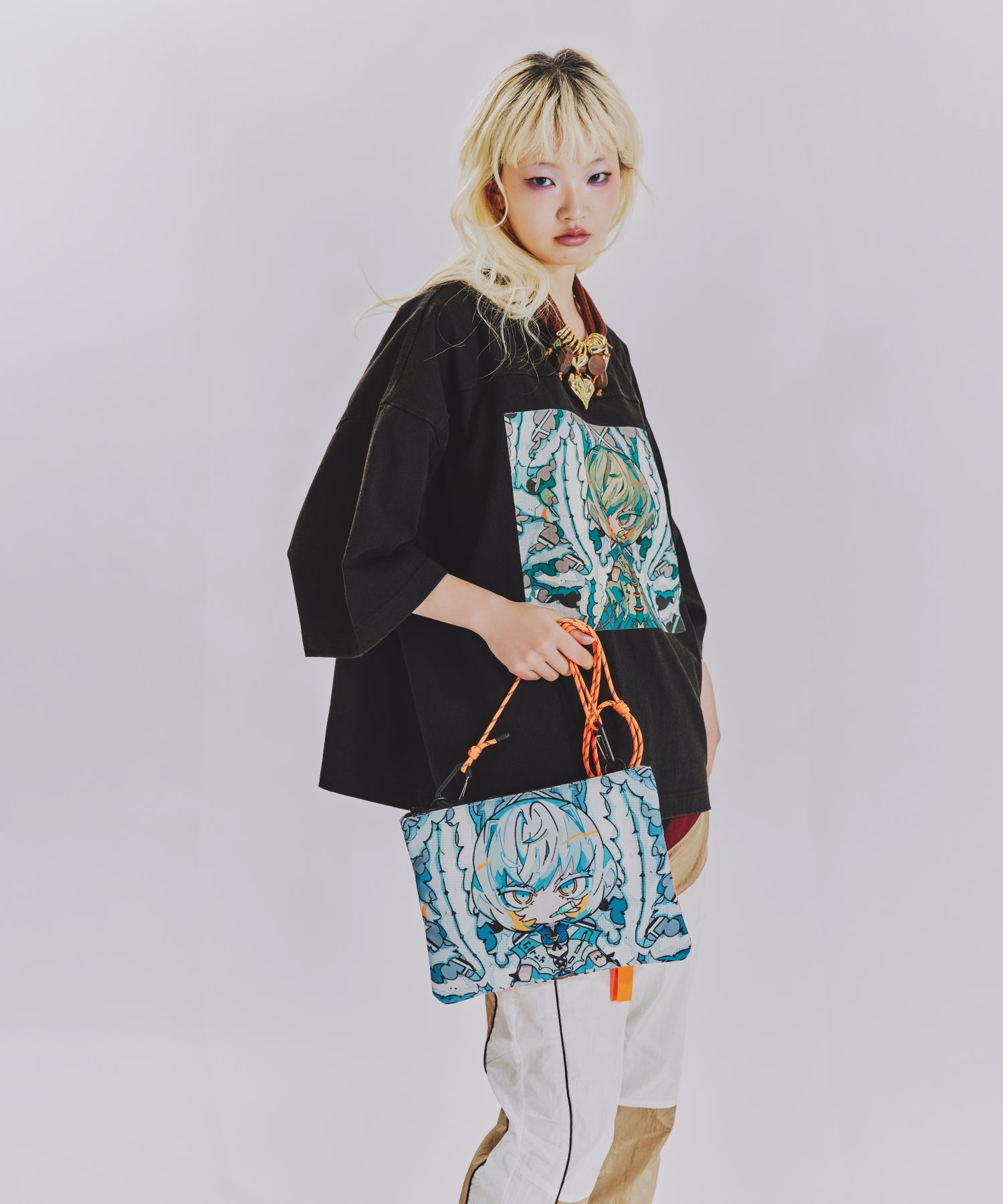 TERA ホワイトゴーストサコッシュバッグ – ANNA SUI NYC